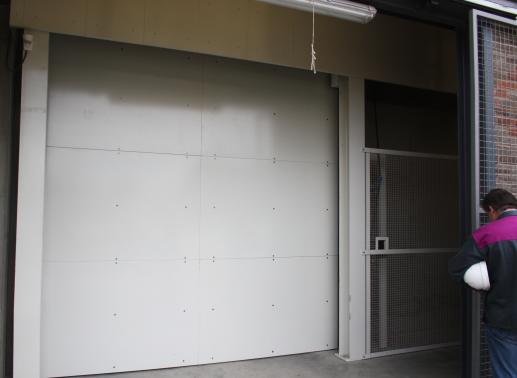 Nordon - Nancy - Frankreich - Tür eines industriellen Radiographie-Bunkers. 3,0m x ht 3,0m ; Steigung 64mm ; Gewicht 10t.